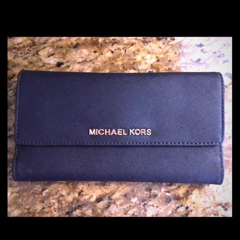 Michael kors wallet